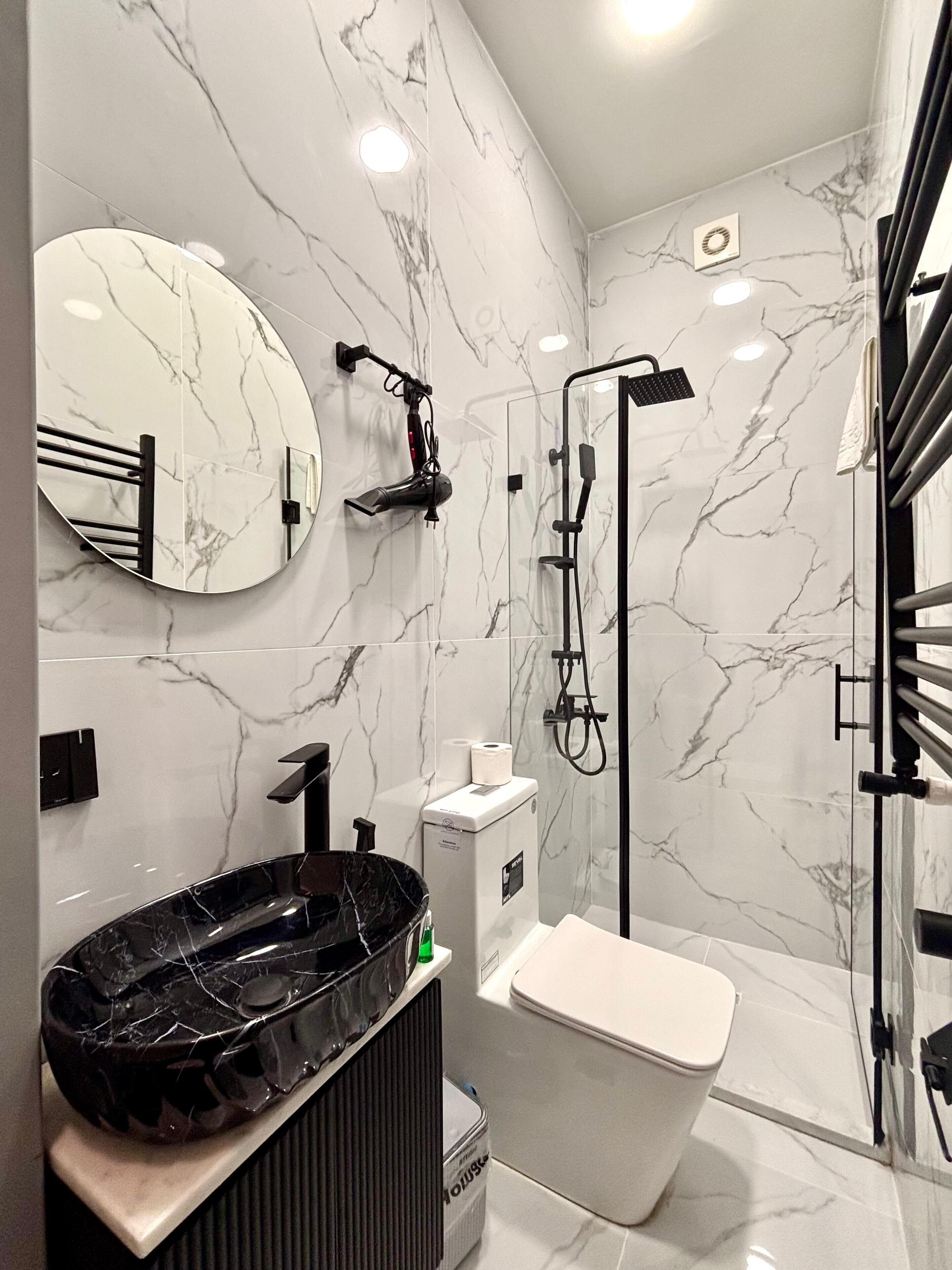 Deluxe Double Room, Garden View | Bathroom | Hair dryer, slippers, towels, soap