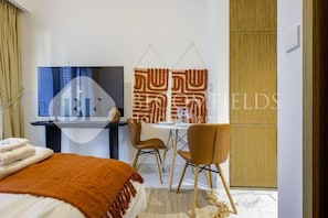 Departamento, balcón, vista a la alberca | Tabla de planchar con plancha y wifi gratis