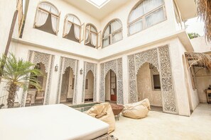 Terrace/patio - Stylish Villa Uluwatu | Enclosed Living & AC (Uluwatu)