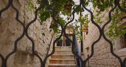 Mala Porta House in the Heart of Trogir Old Town - Two Private Ensuite Rooms
