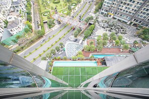 Deluxe Apartment, 3 Bedrooms, City View | Pool