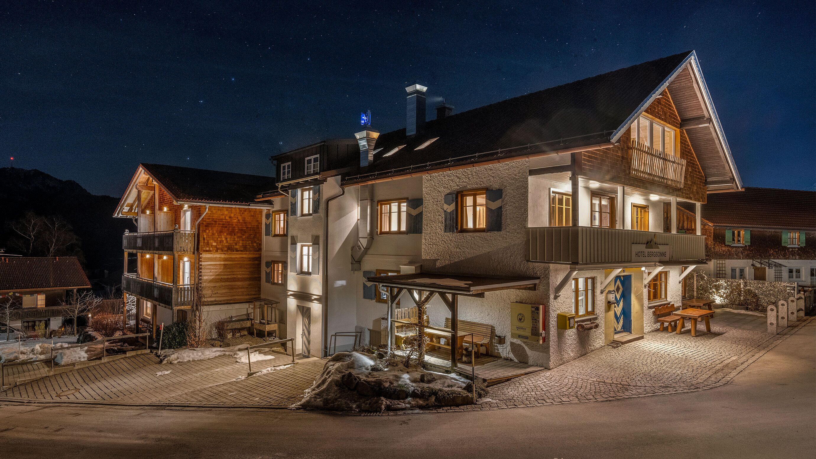 المنطقة المحيطة بالمنشأة