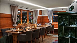 Bar lounge