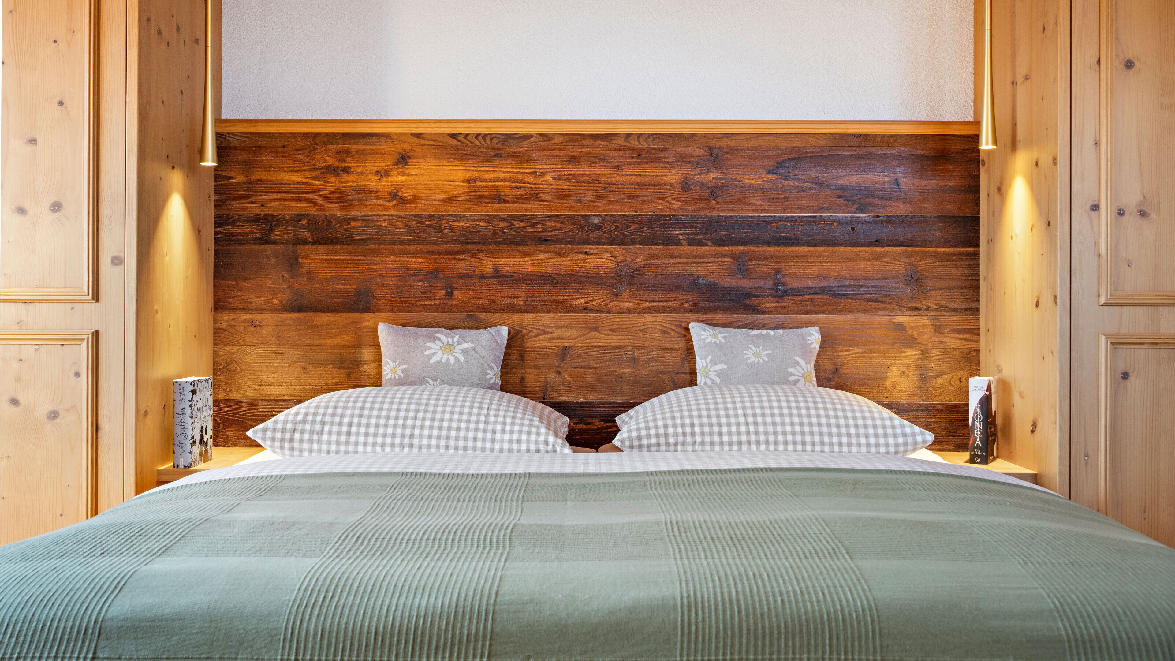 Comfort Double Room, Mountain View | Blackout drapes, soundproofing, free WiFi