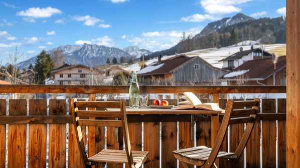 Superior Double Room, Mountain View | Outdoor dining - Hotel Bergsonne Allgäu (Sonthofen)