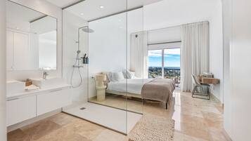 Bügeleisen/Bügelbrett, WLAN, Bettwäsche