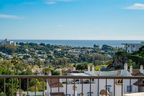 Property grounds - Apartment 'Paraiso Pueblo' with Sea View, Wi-Fi and Air Conditioning (Benahavís)