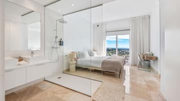 Fer et planche Ă repasser, Wi-Fi, draps fournis