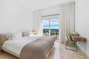 Iron/ironing board, WiFi, bed sheets - Apartment 'Paraiso Pueblo' with Sea View, Wi-Fi and Air Conditioning (Benahavís)