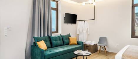 1 bedroom, desk, WiFi, bed sheets