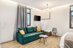 1 bedroom, desk, WiFi, bed sheets - Mountain Escape in Axos-Cozy Apt With All the essentials for a perfect stay (Axus, Mylopotamos)