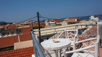 Superior-Suite, Poolblick | Speisen im Freien