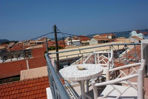 Superior Suite, Pool View | City view