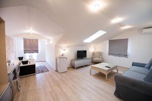 Superior-Suite, Poolblick | Wohnbereich