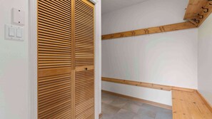 Interior - Whistler - Glen Eagles 028 (Whistler)