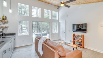 House (1 Bedroom) | Interior
