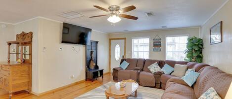 House (2 Bedrooms) | Front of property