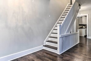 Interior - Pet-friendly Newark Townhome Near Airport! (Newark)