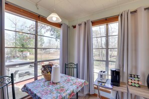 Apartment (0 Bedroom) | Interior - Great for Fishing! Lakefront Studio in Hemphill (Hemphill)