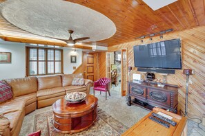 House (4 Bedrooms) | Interior - Walk to Park: Family Home in Monroeville! (Monroeville)