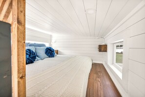 Interior - New England Tiny Home Experience: Coffee & More! (Cromwell)