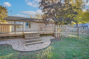 House (3 Bedrooms) | Interior - Angler's Retreat 1 Block to Lake Winneconne (Winneconne)