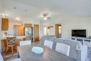 House (3 Bedrooms) | Interior - Angler's Retreat 1 Block to Lake Winneconne (Winneconne)