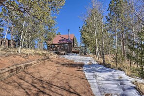 House (3 Bedrooms) | Interior - Secluded Mtn Escape! Cabin 6 Mi to Mueller Park (Divide)