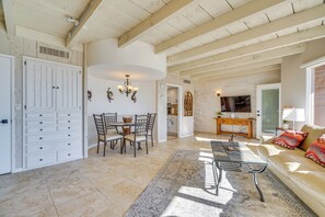 Interior - Catalina Foothills Gem 8 Mi to Sabino Canyon (Tucson)