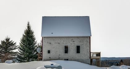 On-site Off-roading Access & Views! Vermont Gem