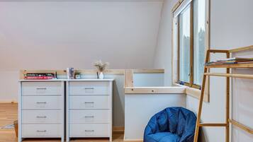 House (2 Bedrooms) | Interior