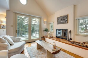 House (4 Bedrooms) | Interior - Woodstock, Dartmouth, Noah Kahan! (Strafford)