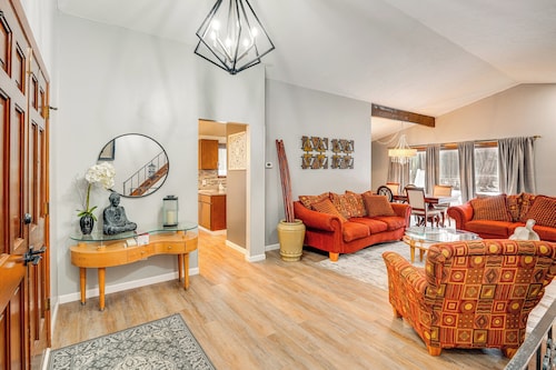 Close to Hospitals & Downtown: Cleveland Home