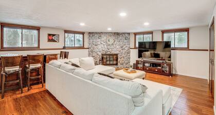 Close to Hospitals & Downtown: Cleveland Home