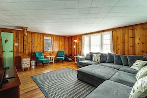 House (5 Bedrooms) | Interior - Year-round Fun on Lake Sheridan! Home w/ Patio (Nicholson)