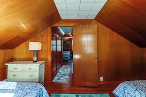 House (5 Bedrooms) | Interior