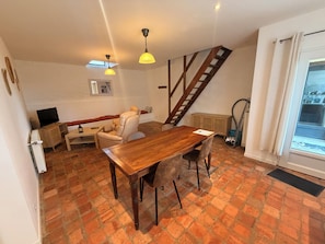 Dining - Ménerbes Cottage – Provençal charm & pool access – Les Gîtes du Petit Marcel (Soudan)