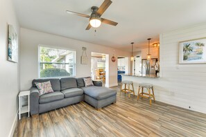 House (3 Bedrooms) | Interior - Snead Island Getaway! Steps to Bay & Emerson Point (Palmetto)