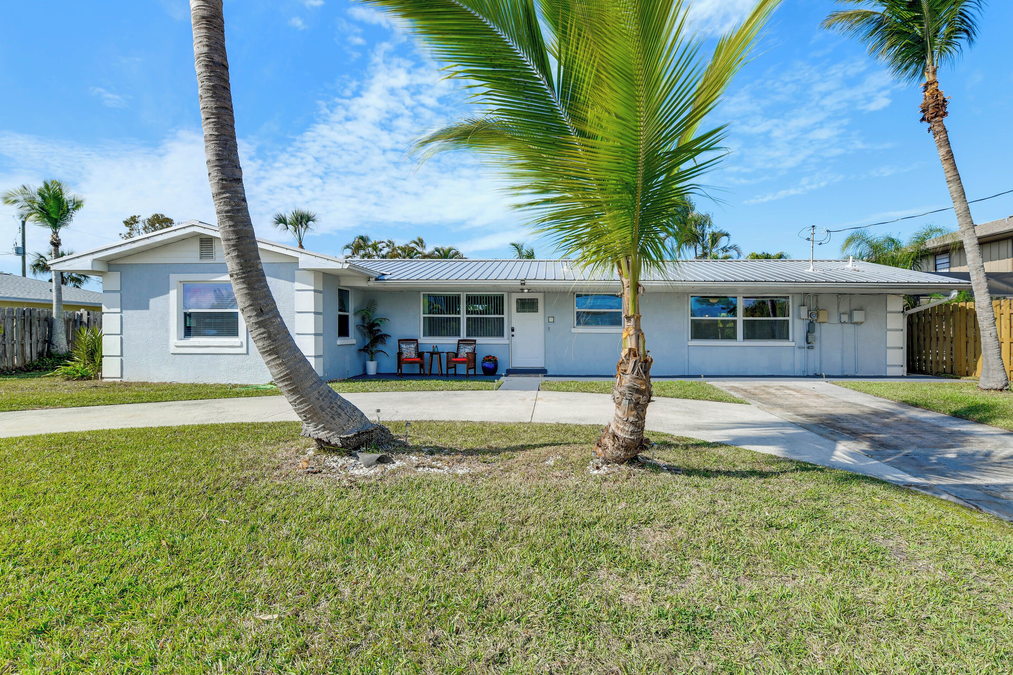 House (3 Bedrooms) | Front of property