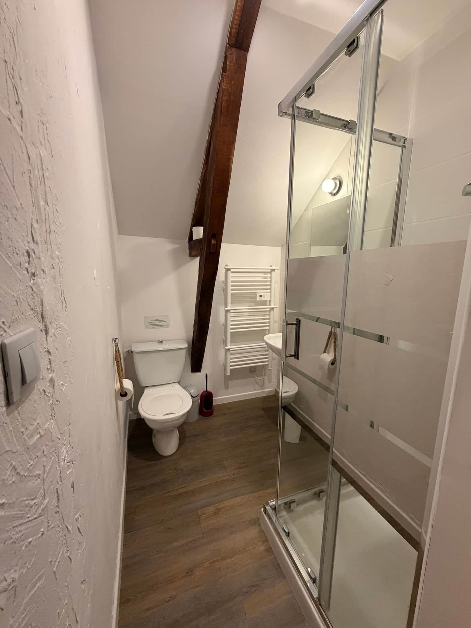 Douche, papier toilette