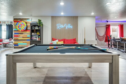 Retro + Bright! Family-friendly Daylight Unit