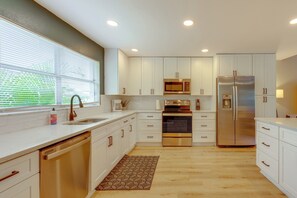 House (3 Bedrooms) | Interior - Near Indian Rocks Beach! Home w/ Backyard Oasis (Largo)