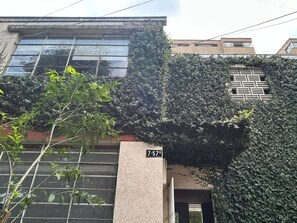 House, 3 Bedrooms, Smoking | Exterior detail - The Cats Nail House (Cali)