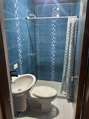 House, 3 Bedrooms, Smoking | Bathroom - The Cats Nail House (Cali)