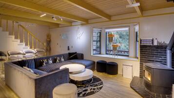 House (2 Bedrooms) | Front of property