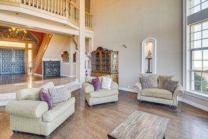 Villa (5 Bedrooms) | Interior - Private Grounds w/ Mtn Views: Luxury Topanga Villa (Topanga)