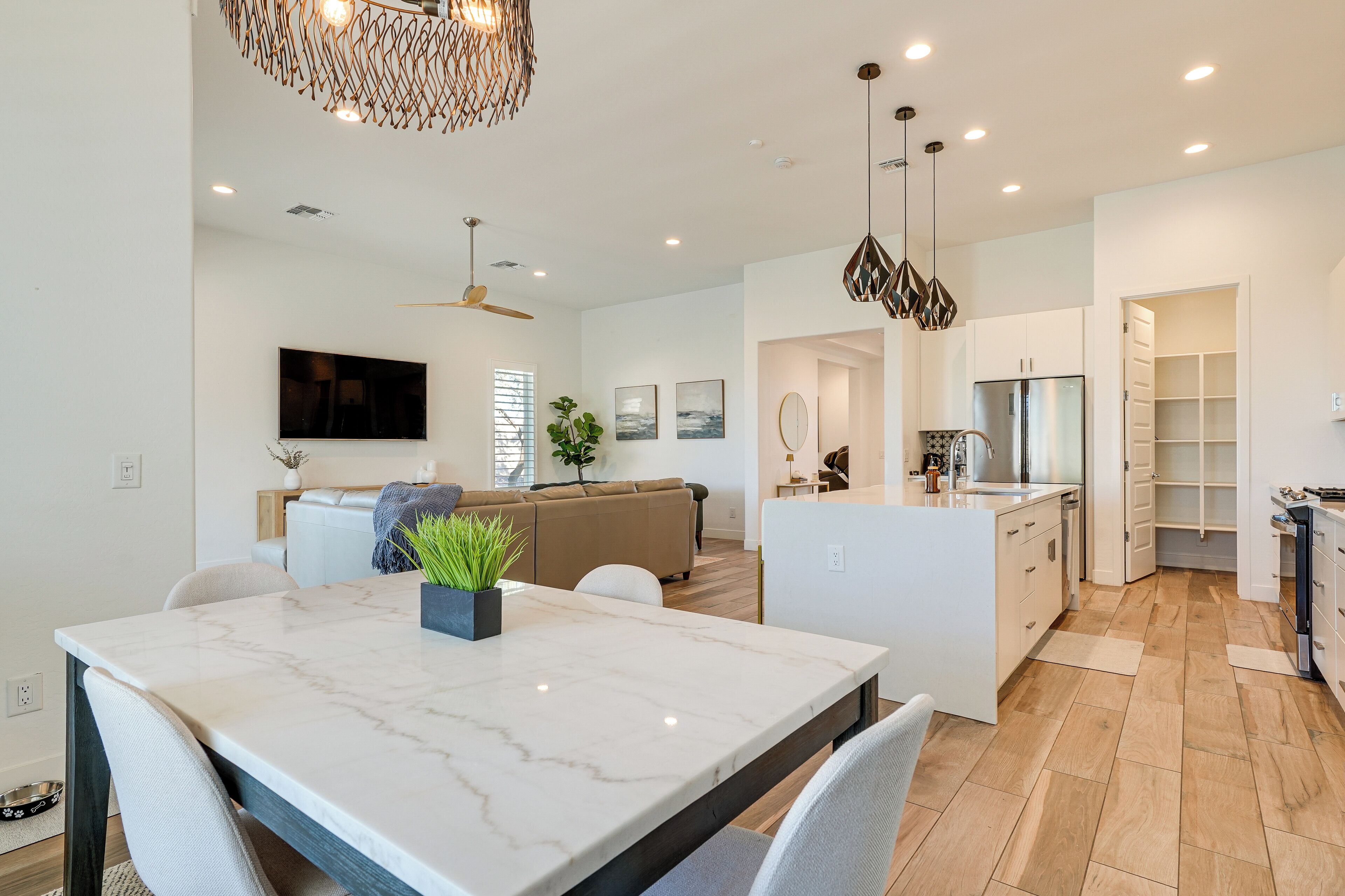 المنشأة من الداخل