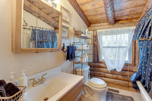 Interior - Hike, Fish & Boat Nearby! Bloomington Family Cabin (Bloomington)