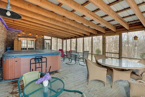 Interior - Hike, Fish & Boat Nearby! Bloomington Family Cabin (Bloomington)