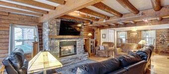 เดินป่า, ตกปลา & พายเรือ ใกล้ๆ! บลูมิงตัน แฟมิลี เคบิน